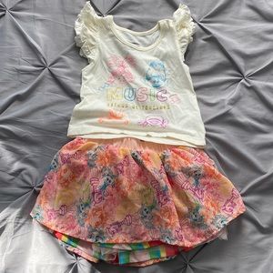 Girls size 4T white and pink Trolls World Tour shirt and skirt